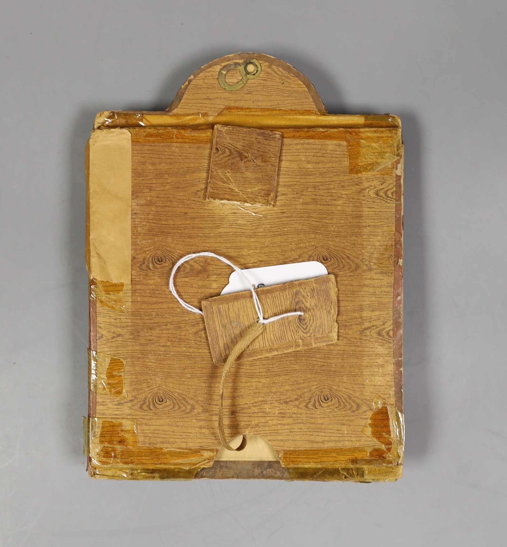 A Victorian shell encrusted photograph frame, 20cm tall